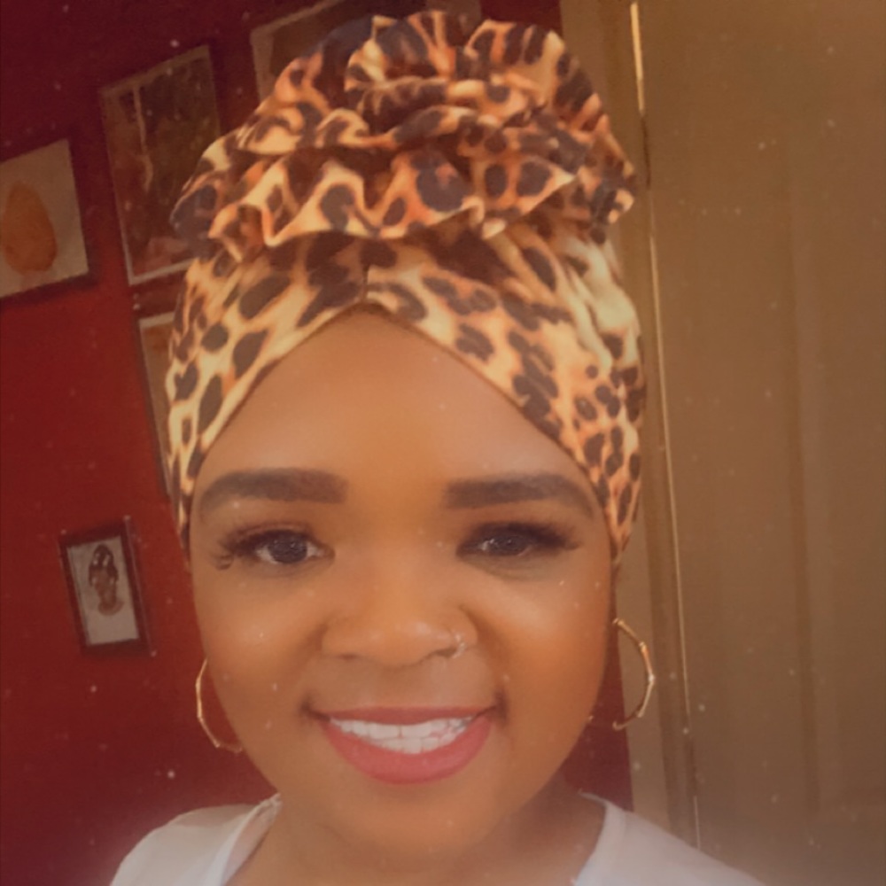 Meet your Posher, Dyondra